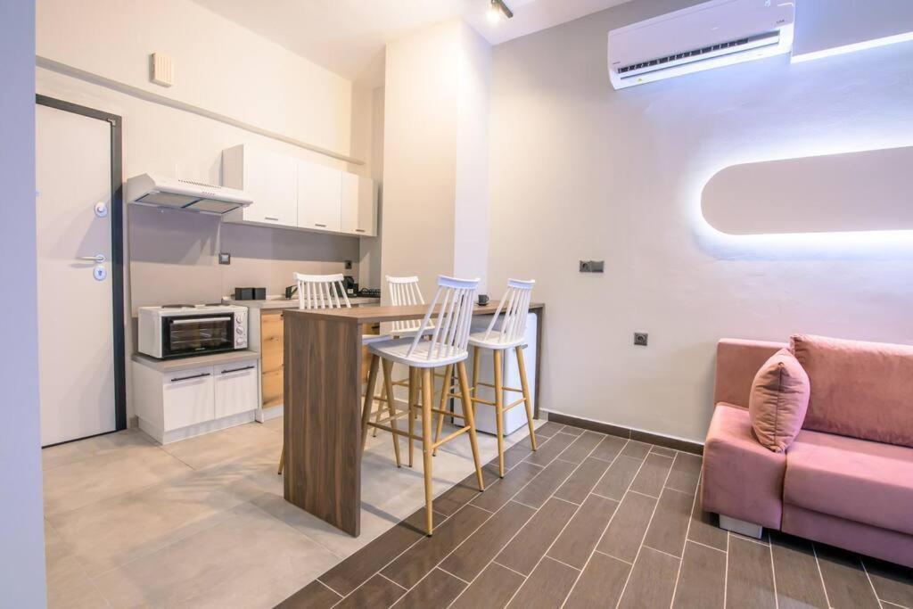 Luxury Central Apartment 4,1 Larissa Bagian luar foto