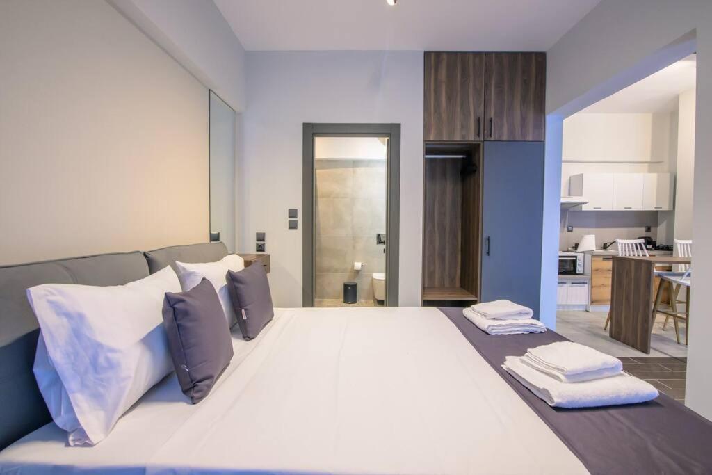 Luxury Central Apartment 4,1 Larissa Bagian luar foto